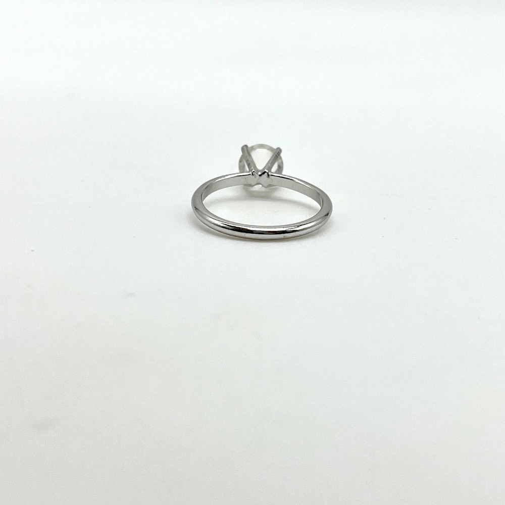 Silver Tone Ring with Round Faceted Stone Size 7 Statement Jewelry - Picture 6 of 7